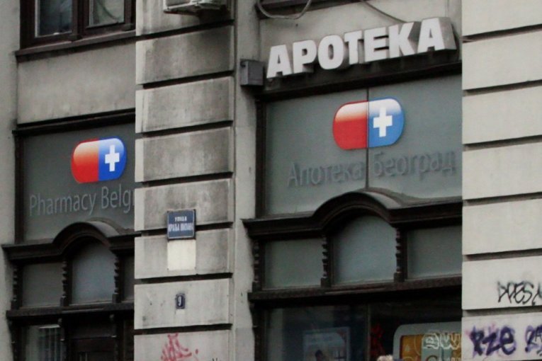 REČENO – UČINJENO! Vučić obećao radnicima Apoteka Beograd overene knjižice, prvi zahtev zaposlenih ISPUNJEN!