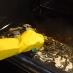 Rerna više ne mora da se riba satima: Jedan neočekivani proizvod iz kupatila skida masnoću bez muke