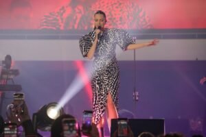SAMO DESETAK POZNATIH OSOBA ČESTITALO PRIJI NA ALBUMU: Progovorila o SUJETI na estradi!