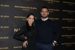 SANJA MARINKOVIĆ IZVREĐALA DARKA LAZIĆA PRED ŽENOM! Kaća zanemela nakon voditeljkinih reči, DRAMA U STUDIJU!