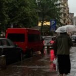 SPUSTILO SE NEVREME U BEOGRADU! Protutnjalo kroz Borču i Krnjaču, munje udaraju u centru prestonice!
