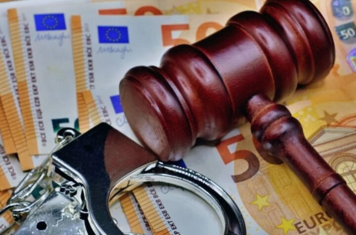 Skandal u niškom pravosuđu: Sudija Perunović na visokoj nozi, dok mu deca blokaderi zare i pale po Beogradu