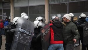 Sramno ponašanje blokadera: Targetirali policajca, a sad nastavljaju sa brutalnom kampanjom