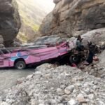 TEŠKA SAOBRAĆAJNA NESREĆA! Autobus SLETEO u provaliju, stradalo najmanje 25 osoba, povređeno njih 44 - SVE HITNE SLUŽBE UPUĆENE NA LICE MESTA!