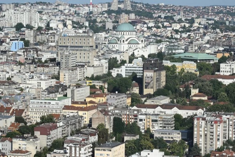 "TU JE PRE DESETAK GODINA SVE BILO ZAPUŠTENO!" Brnabićeva s predstavnicima parlamenata država kandidata za EU obišla Kulu Beograd (FOTO)