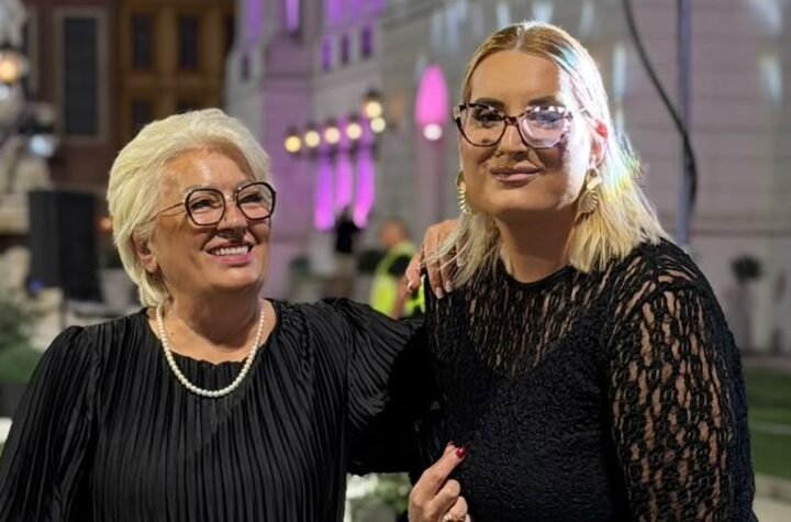 Trudna Anita i Luka će biti presrećni: Biljana Vujović i Tamara PR došle zajedno na superfinale, ne skidaju osmehe sa lica, a svi se pitaju gde je Baj
