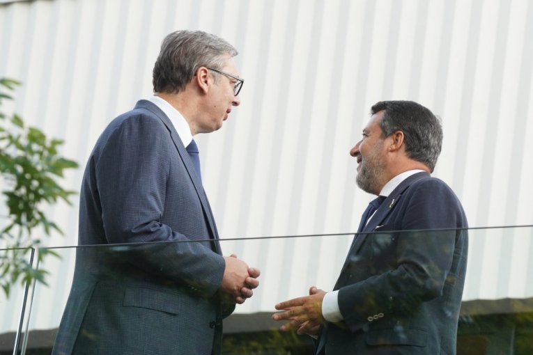 "UVEREN SAM DA ĆEMO NASTAVITI DA RAZVIJAMO PARTNERSTVO!" Vučić se oglasio nakon sastanka s Mateom Salvinijem! (FOTO)