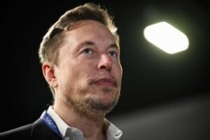 "VEŠTAČKA INTELIGENCIJA ĆE NADMAŠITI LJUDSKU": Ilon Mask izneo NIKAD CRNJU PROGNOZU za čovečanstvo! Evo šta nas tek čeka