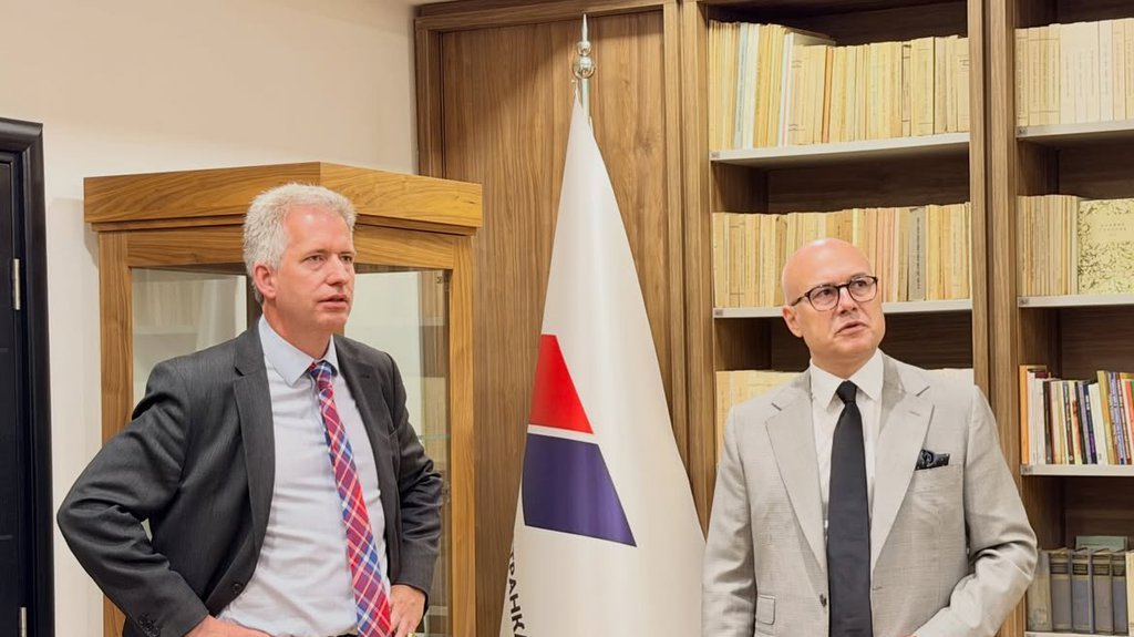 VUČEVIĆ SE SASTAO SA FERGUSONOM Sa ambasadorom Velike Britanije o bilateralnoj saradnji i jačanju odnosa