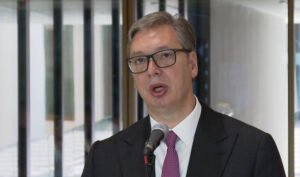 VUČIĆ ODRŽAO OBEĆANJE I POZVAO RADNIKE GSP: Banković potvrdio sastanak u ponedeljak oko spornog davanja linija privatnicima