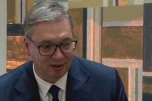 VUČIĆ POSLE PARADE U PARIZU: Situacija u svetu će biti sve lošija, moramo da obezbeđujemo rezerve svega