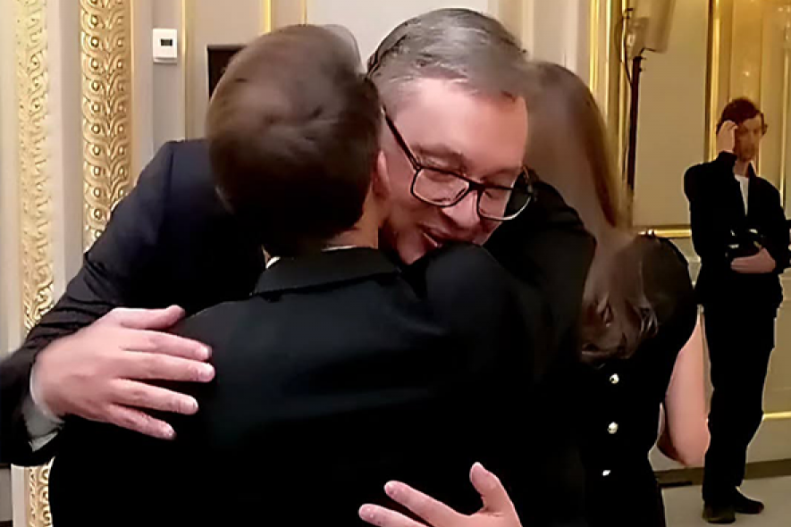 VUČIĆ SE OGLASIO NAKON VEČERE KOJU JE ORGANIZOVAO MAKRON: Francuska je jedan od najvažnijih partnera Srbije! (FOTO)