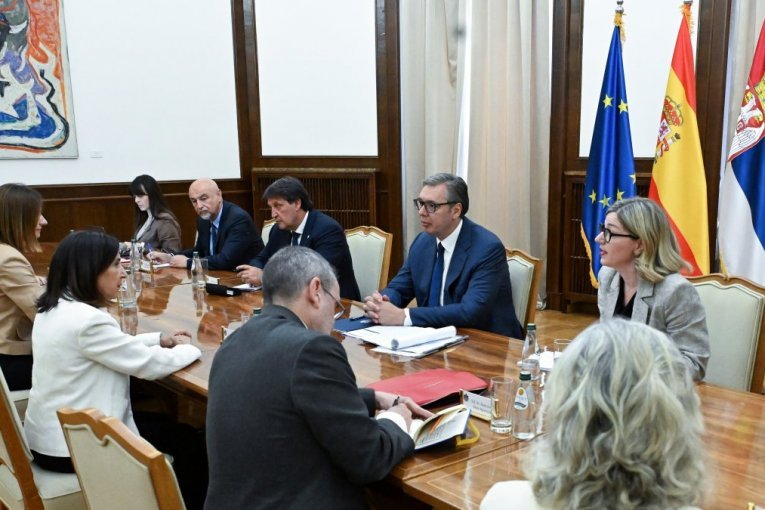 VUČIĆ SE SASTAO SA MINISTARKOM ODBRANE ŠPANIJE! Sledi dodela ordena porodici posthumno odlikovanog podoficira Vojske Srbije!