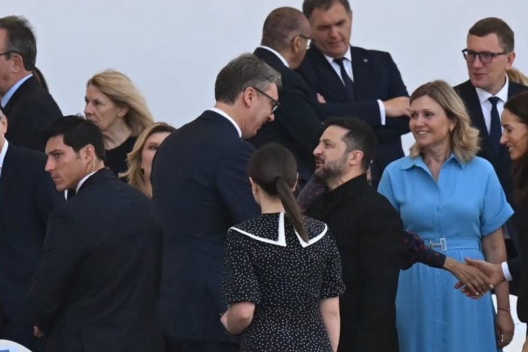 ZAŠTO JE VUČIĆ BIO ISPRED PLENKOVIĆA U PARIZU? Hrvatski premijer pokušao da objasni, ali mu NIJE POŠLO ZA RUKOM!