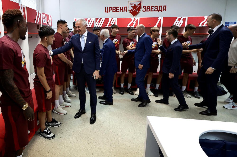 ZVEZDA ZAVRŠILA SA POJAČANJIMA? Od ovoga zavisi da li će biti bombe u avgustu! Sada se okreće izlaznim transferima