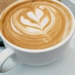 Znate li zašto uz kafu služe i čašu vode? Nije za piće uopšte, kao što svi misle, evo u čemu je caka