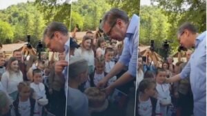 'ŠTO TI LEPO TA ŠAJKAČA STOJI' Vučića deca u Republici Srpskoj dočekala raširenih ruku: Da su nam sva deca živa i zdrava, a Jakovu srećan rođendan (VI