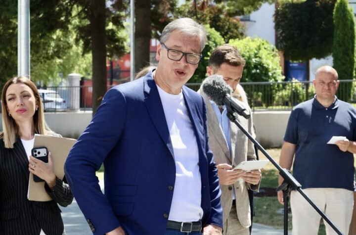 'UMRO DABOGDA HITNO' Blokader jezivo preti predsedniku Vučiću, pogledajte ko ga sve prati, sve ih znate