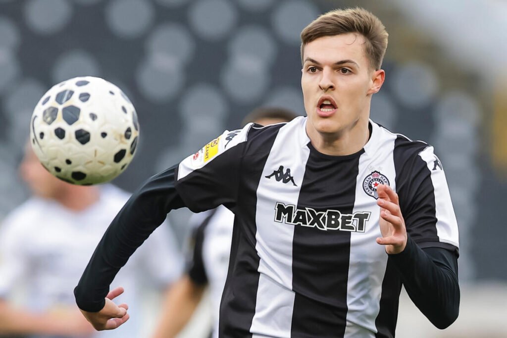 ANDREJ KOSTIĆ OTIŠAO NA NOVU ADRESU: Milan ga šalje na pozajmicu u Holandiju!