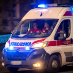 AUTOMOBIL SLETEO SA PANČEVAČKOG MOSTA, POVREĐEN MOTOCIKLISTA! Dve nesreće tokom noći u Beogradu!