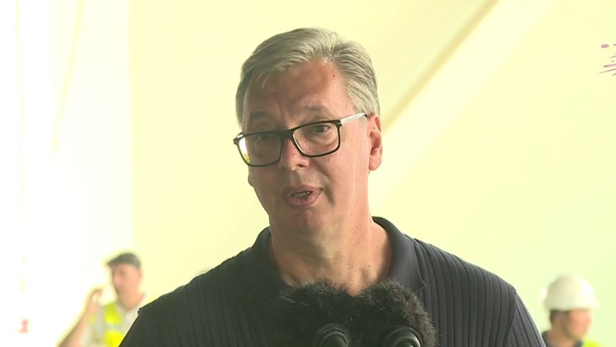 "BEZ OBZIRA NA TO ŠTO SU MNOGI POKUŠALI DA ME ZAUSTAVE, NISU USPELI" Vučić poslao snažnu poruku građanima: Sanjajte velike snove, samo tako Srbija ide