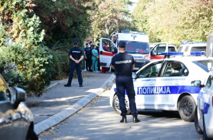 BEZUMLJE NA DELU: Obrenovački robijaš namerno se zakucao čoveku u ogradu! Potom je izašao iz auta i krenuo je obračun