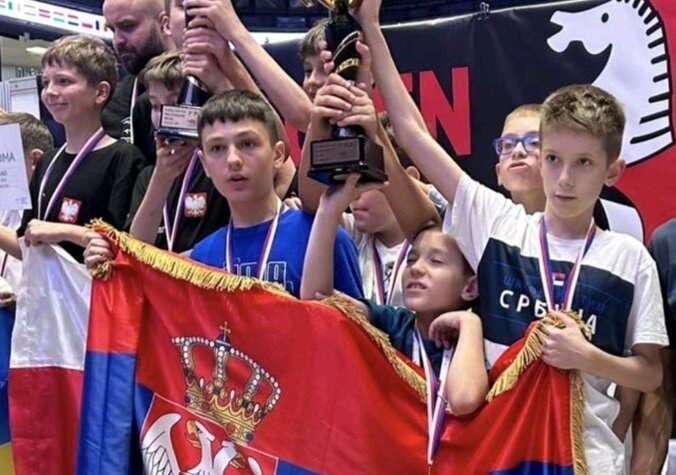 BRONZA ZA SRBIJU: Naši mladi šahisti u Češkoj ostvarili neverovatan uspeh (FOTO)