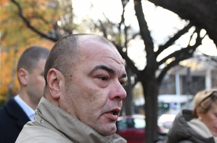 Blokaderski udar na SPC: Goran Ješić crkvu optužio za požare!