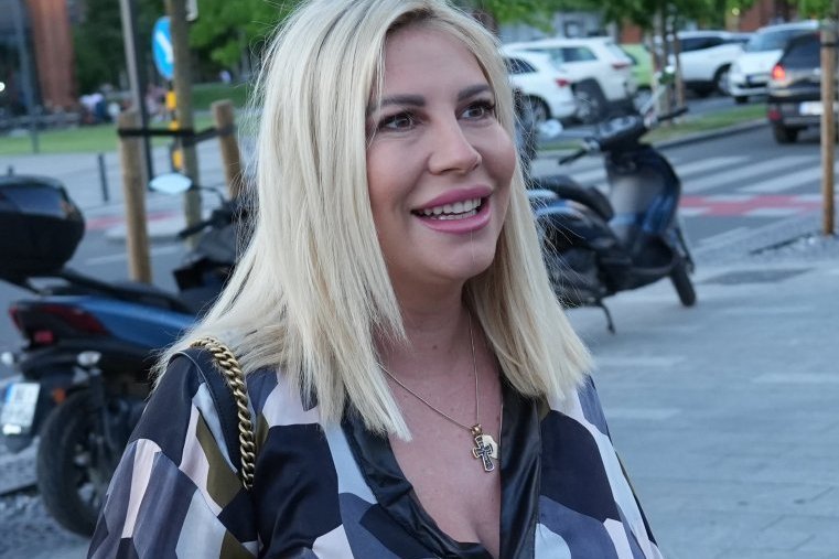 CELA SRBIJA U SUZAMA ZBOG ĆERKE DEE ĐURĐEVIĆ! Objavljena fotografija iz porodičnog doma voditeljke, sve usledilo nakon povratka iz porodilišta!
