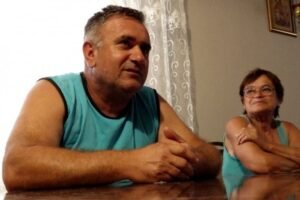 DESANKA JE DANIMA TRAŽILA DECU U IZBEGLIČKOJ KOLONI! Potresna priča porodice Čakalo o sećanjima na zločinačku akciju Oluja! (FOTO)