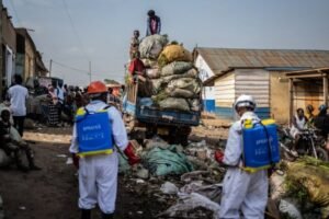 EPIDEMIJA SE ŠIRI BRZINOM SVETLOSTI, OGROMAN BROJ MRTVIH: SZO u neverici, nema leka za pošast!
