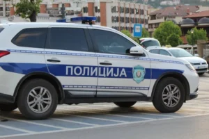 FILMSKA POTERA I HAPŠENJE ZVEZDE GRANDA! Ukrao očev auto, bežao od policije, a onda doživeo NERVNI SLOM u stanici: "Molio sam ga kroz suze da me ne ostavi tamo!"