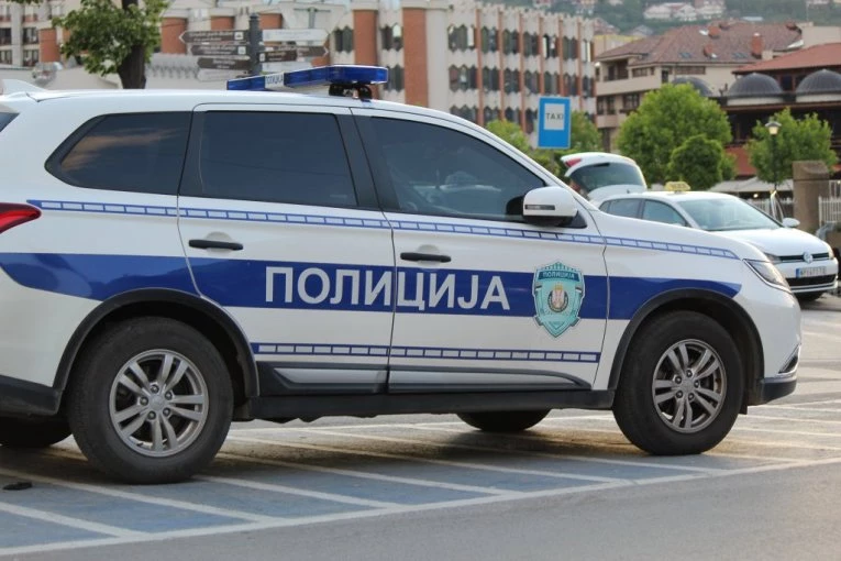 FILMSKA POTERA I HAPŠENJE ZVEZDE GRANDA! Ukrao očev auto, bežao od policije, a onda doživeo NERVNI SLOM u stanici: "Molio sam ga kroz suze da me ne ostavi tamo!"