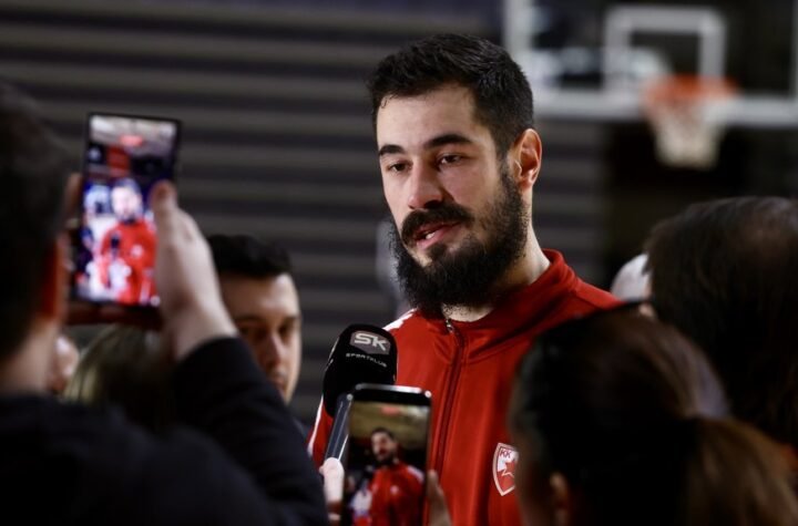 HAOS U CRVENOJ ZVEZDI! Navaro navodno PRECRTAO Kalinića, Španci spremni da reaguju