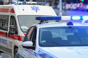 JEDAN BRAT POGINUO, DRUGI TEŠKO POVREĐEN! Detalji stravične nesreće u Sopotu - SLETELI S PUTA I VELIKOM BRZINOM SE ZAKUCALI U BETONSKU OGRADU!