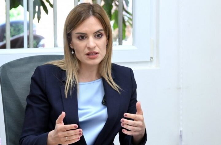 JEDNOSTAVNA PROCEDURA! Evo kako da podnesete zahtev za ostvarivanje prava na status roditelja negovatelja - OD 1. OKTOBRA DRŽAVA SVAKOG MESECA DAJE 65.000 DINARA!