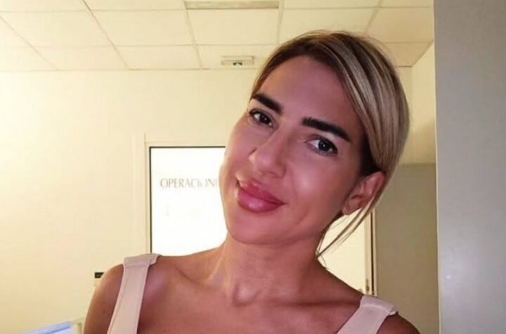 JOVANA JEREMIĆ SKINULA ZAVOJE I POKAZALA NOVE GRUDI! Izbacila ZVERI od 425 kubika, svi gledaju u OVAJ DETALJ! (FOTO)