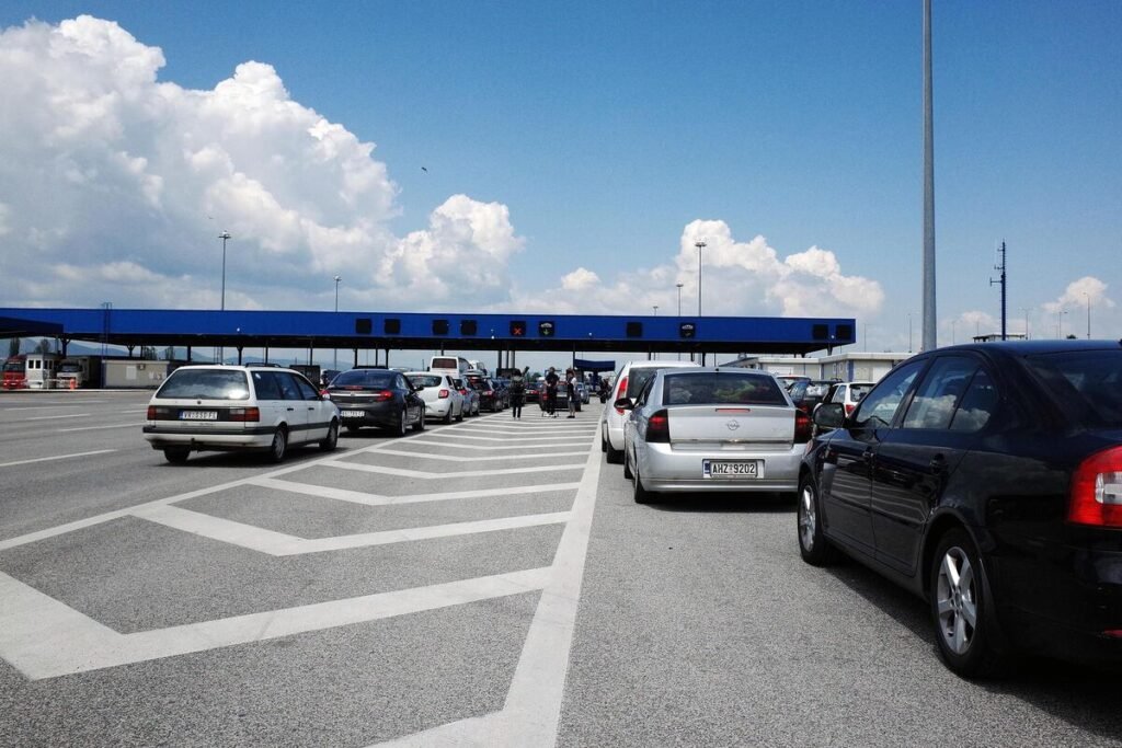 Kolone kilometarske, vozači besni: Na ovom graničnom prelazu čeka se tri sata, oglasio se AMSS