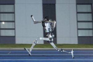 "MUNJA" OBORILA REKORD NA 100 METARA! Humanoidni robot zadivio sve, evo koji mu je NAREDNI PLAN