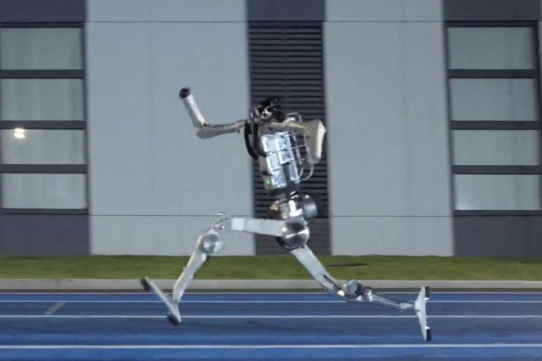 "MUNJA" OBORILA REKORD NA 100 METARA! Humanoidni robot zadivio sve, evo koji mu je NAREDNI PLAN