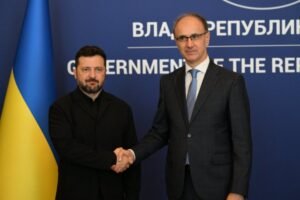 "NAŠA POLITIKA JE JASNA - POŠTOVANJE MEĐUNARODNOG PRAVA": Oglasio se Macut posle sastanka sa Zelenskim