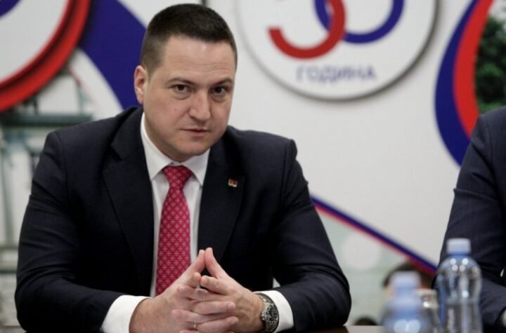 "NEZADOVOLJAN JE SVOJOM FUNKCIJOM, PA PRAVI PROBLEME CELOJ STANCI!" Član Predsedništva SPS Vanja Vukić o Branku Ružiću!