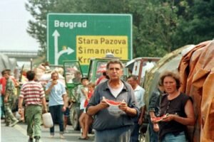 "NIKAD NEĆU ZABORAVITI TU KOLONU..." Radojka i Jovo su spakovali ceo život u jedan "tamić" i sa bebom napustili dom - POTRESNA ISPOVEST SRBA KOJI SU PREŽIVELI "OLUJU"!