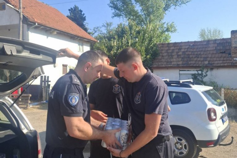 NISU SAMI I NJIHOVA HRABROST SE CENI! Veljko Mijailović sa saradnicima obišao pripadnike Vatrogasno-spasilačkih jedinica (FOTO)