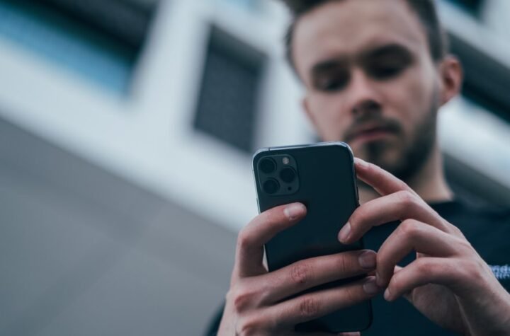 NOVA PREVARA, MUP se hitno oglasio: Ako vas pozovu na telefon i TRAŽE OVO, obratite se policiji