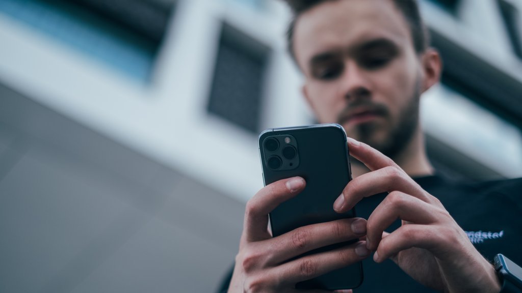 NOVA PREVARA, MUP se hitno oglasio: Ako vas pozovu na telefon i TRAŽE OVO, obratite se policiji