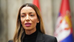 NOVE INVESTICIJE, NOVA RADNA MESTA Ministarka Mesarović obišla 'Leoni' u Kraljevu, u planu potencijalna saradnja sa 'Teklasom'