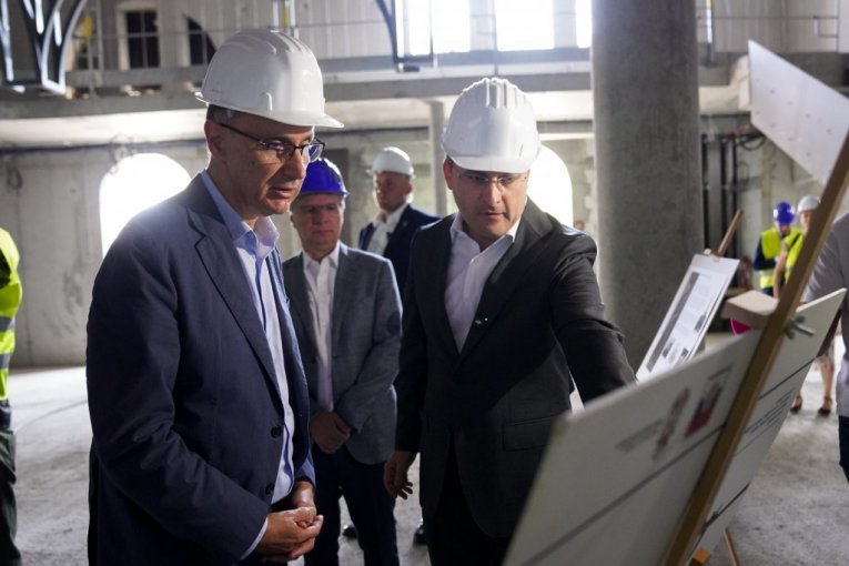 NOVI KULTURNI CENTAR: Obilazak radova na rekonstrukciji zdanja Stare pošte na Savskom trgu