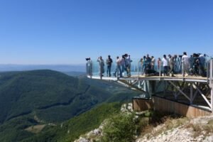 NOVI VIDIKOVAC NA KABALARU HIT MEĐU TURISTIMA: Za samo nekoliko dana privukao više od 3.000 posetilaca