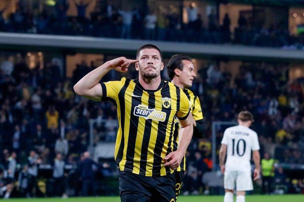 "Najkompletniji centarfor kojeg sam gledao u AEK-u": Jović oduševljava Grke, sprema se ponuda koja će šokirati AEK?